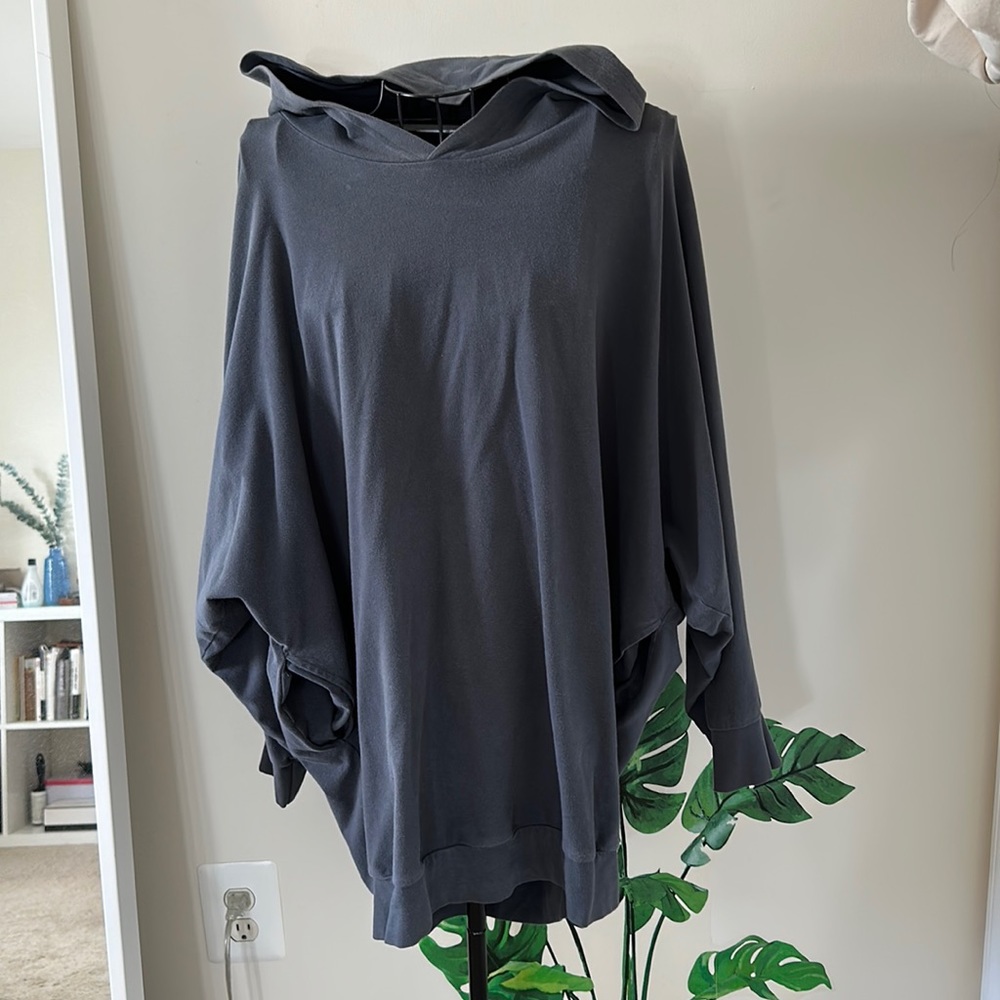 Wide arm hoodie